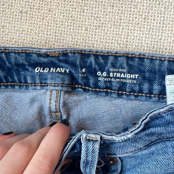 Embroidered old navy jeans 4 tall - Picture 3 of 4